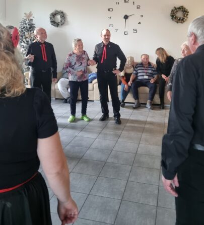 411515385_343976215012040_4471426782005467362_n