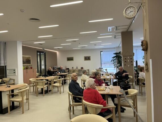 422762671_297712599943835_2244764937071566661_n