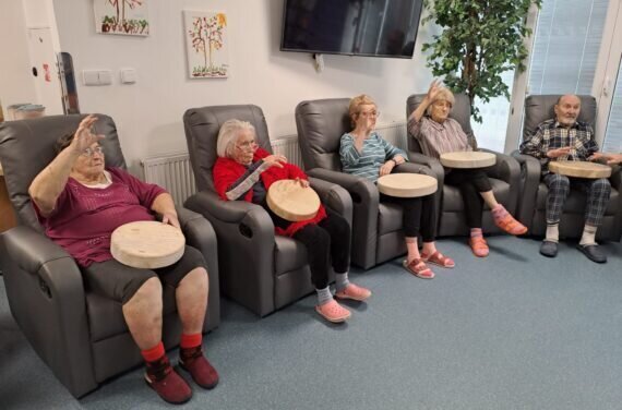 e96463f1-802c-45a2-8d13-48c058eb2410