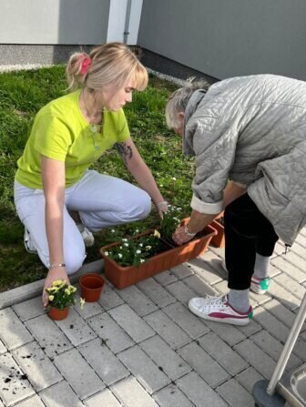 15EAE2CA-B033-446F-BD51-EFF357F625DB