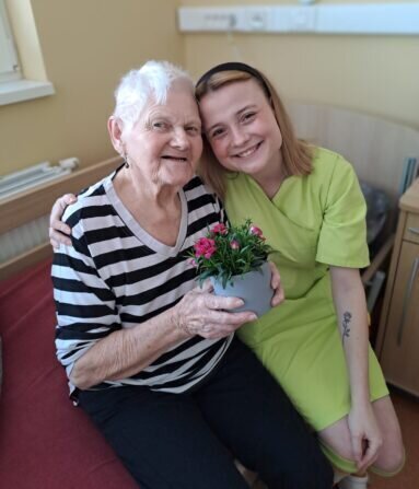 37aa862a-cea6-4e23-8a16-ac0e6a4809b3