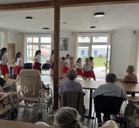 426159960_1094635891742110_7340537356876928631_n