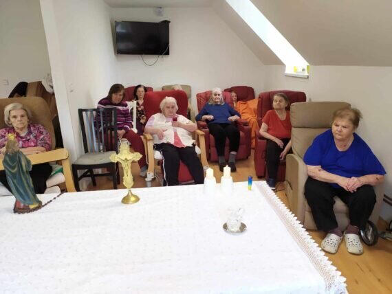 431748959_290950503842688_2199640650194344089_n