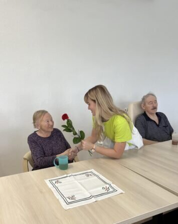 fda8edd7-59e2-48e4-83e5-53d521663296