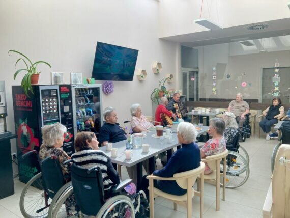 1162E5E4-93CE-46C3-BBDD-23E3993C61B8