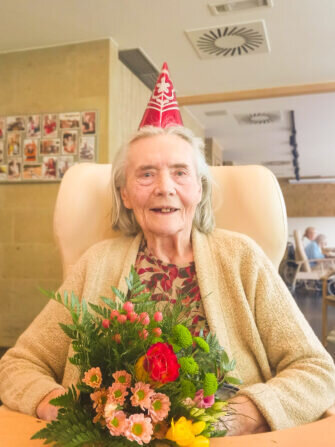 1c0458cd-7eb1-40e7-8252-ca19c1460a04