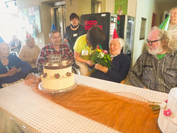 734d5e40-597b-4107-9976-2a79eab1f969