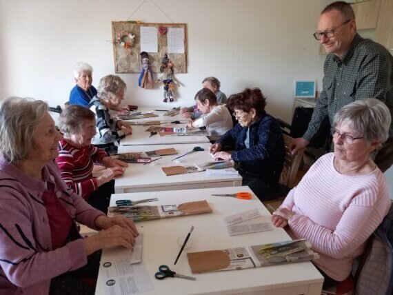 Vyrábějí čarodějnic (2)