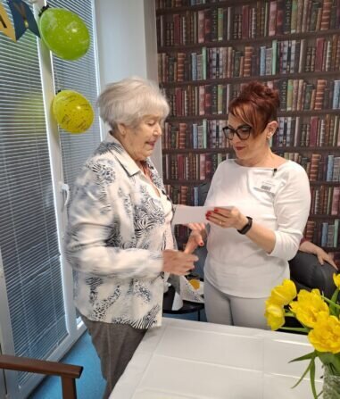 043cbdbc-b281-48e0-806e-b31c693a00c4