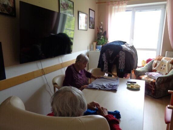 skládáme a pomáháme