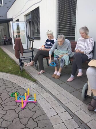 zahrada - kroužky a zpívání (6)