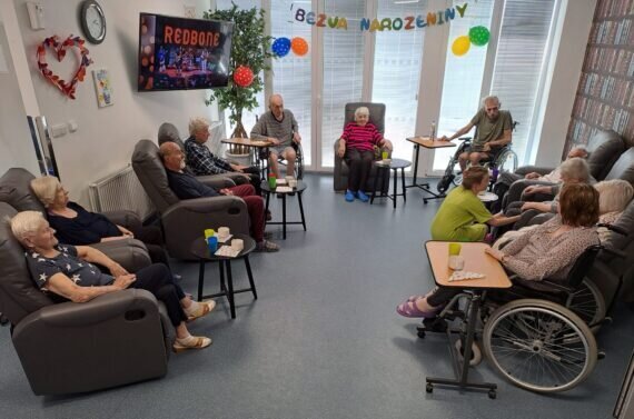 136e8154-3db4-43e1-aa45-19d9aecc6bcf