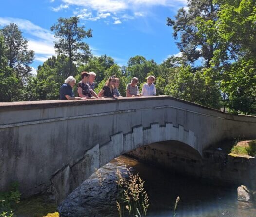 e7f53bad-84b2-4d2e-9e84-e09365540112