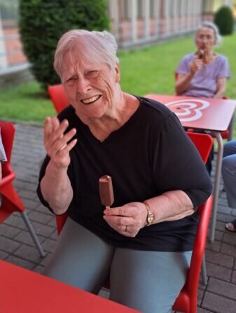 2f31a8ac-ac72-49b0-be12-9973432cfe84