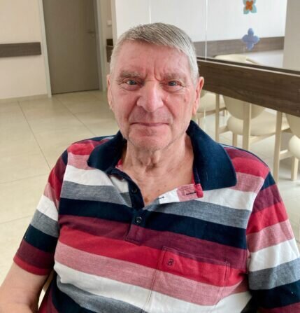 016C9B28-0645-41E9-9451-2FF5E9938E2D