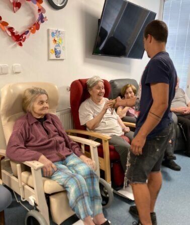 5bcda308-4d62-4f2d-bd7e-305f413ce8c0