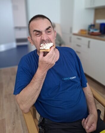 a3329694-ae1d-4e62-8cf6-7b2f018e116f