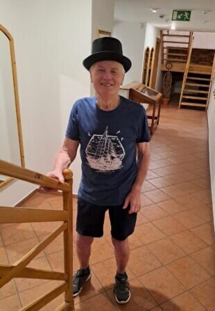 ecfec2aa-a9b5-420d-8a90-d3964a057d87