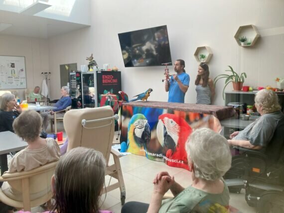 F66ED4FB-AFAE-49FF-969B-2F3D2B65F235