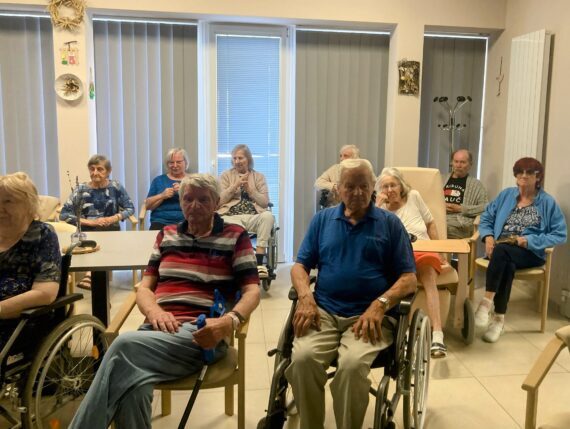 9392B51D-A9A0-4F40-AC3B-4BC7E901E003