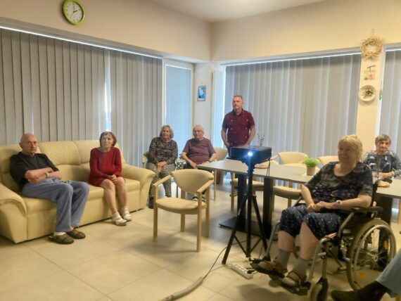 BFC67B54-2B3E-44FD-A00A-B5E7F4018E83