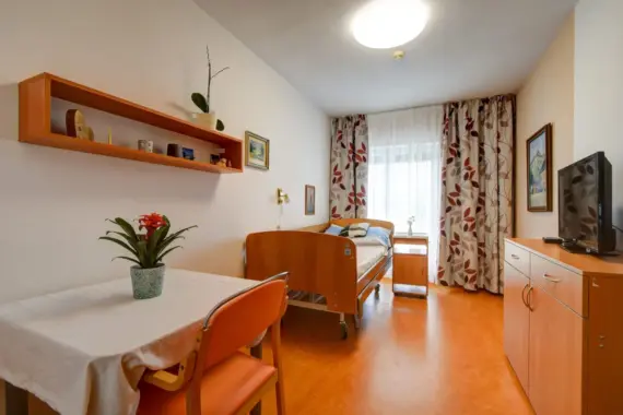 Jednoluzkovy-pokoj-1-1536x1024