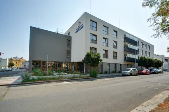 SeneCura-SeniorCentrum-Kolín-exterier2