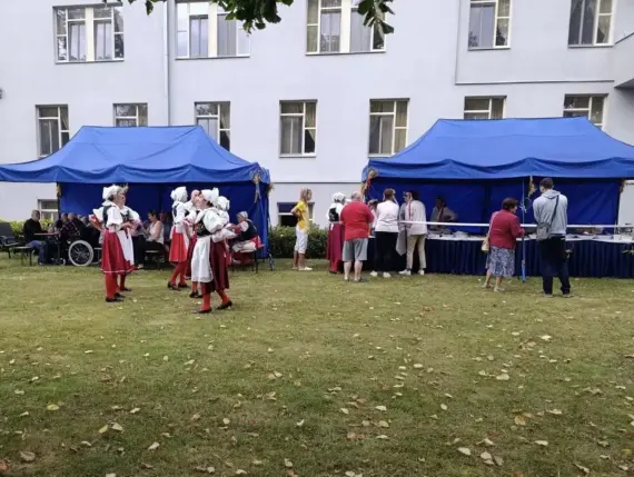 c737bb7c-7669-468e-99cd-6413adb76ff0