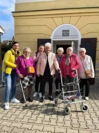 návštěva cukrárny (1)