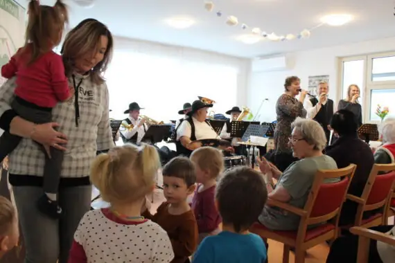 04_Mikl_7688_s_detmi