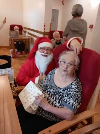 410240178_1730818424060907_6288963466088005119_n