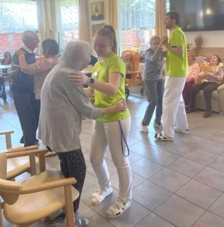 434571883_403653152377679_8242405131672435046_n