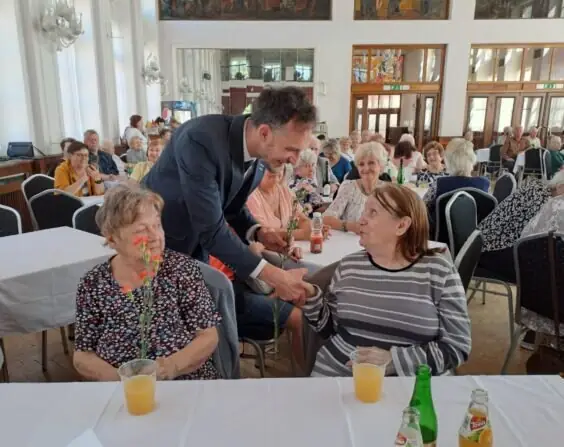 0ad75b3a-b9e3-4589-885c-ab9eb3984ccc