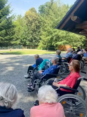 27424E65-059B-4A3F-BEBF-E3ED20E95365