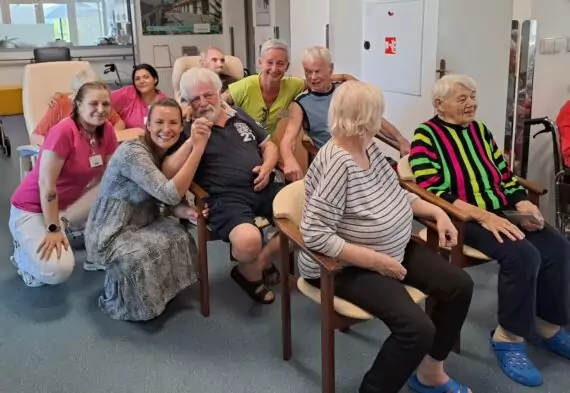 9a27200a-c438-4f67-9824-758da9b84bc3