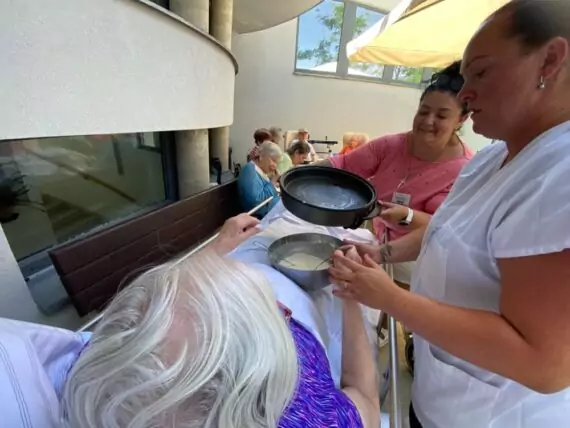 received_1429352307780120