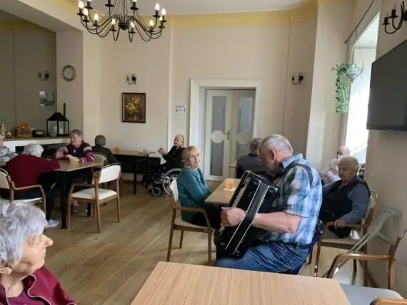 460973423_1373579684027492_6345837787479768697_n