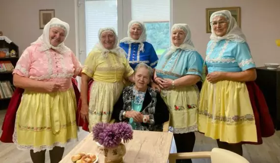 E2841CDD-3DE2-41E0-AA75-91EF29699641