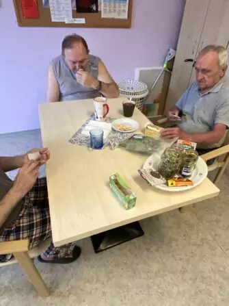 EB51AE91-A18D-410A-99AC-FFC511C3C96E