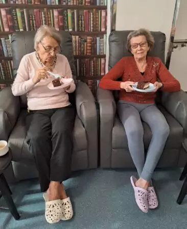 564045c4-0a75-417d-bc05-67cc786abdc4