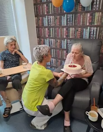 e6967518-9cb3-4f06-853a-3281d6f05309