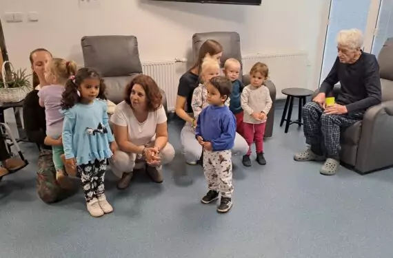 fd34c47b-e642-4472-a813-6e153c38e306