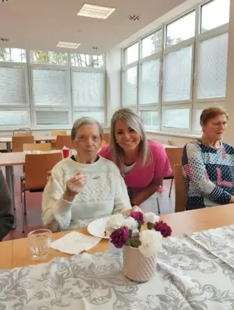 42271995-ae87-48c0-bb30-cac38166a750