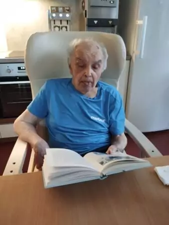 4dfeaf42-6f2f-42f4-abde-8c6c7de409c8