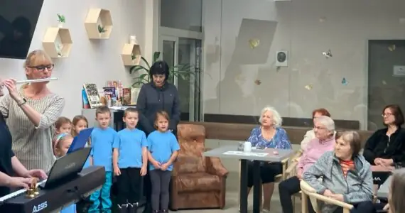 628E1455-3904-449A-BE53-13453AC0FBAE