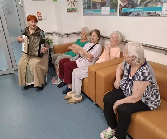 6ce9efaa-909a-4126-9ba3-b6257868c25c