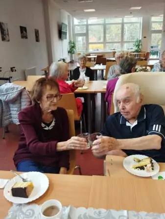 ce44a061-de8b-4985-af7d-aa667eb20b68