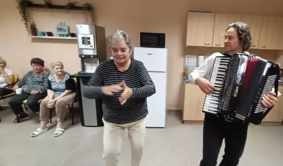 df10c226-1fa7-48d2-976c-85f695d0053a