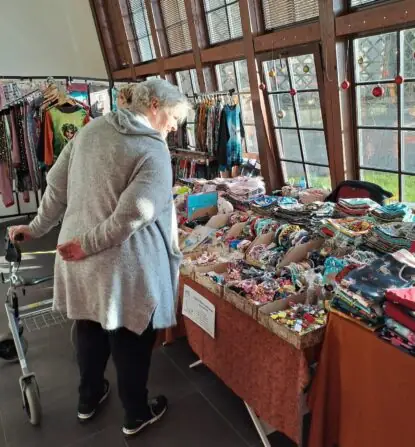 06d64a99-5072-4f7c-bf7b-31b98676070c