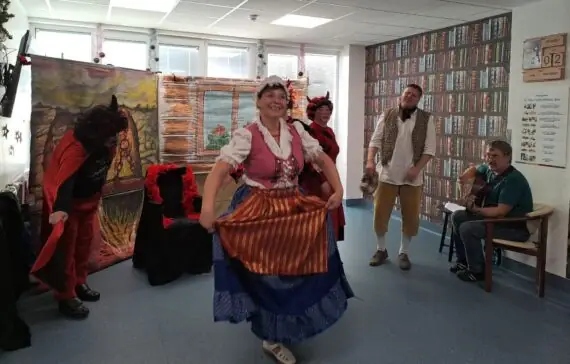 355f54b5-f405-442c-a7f4-7ef55d210186